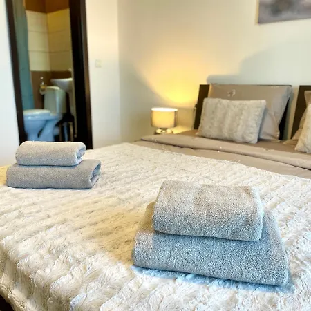 Mountain Escape In Life بانسكو