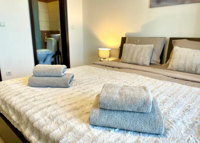 Mountain Escape In Life By Si 班斯科